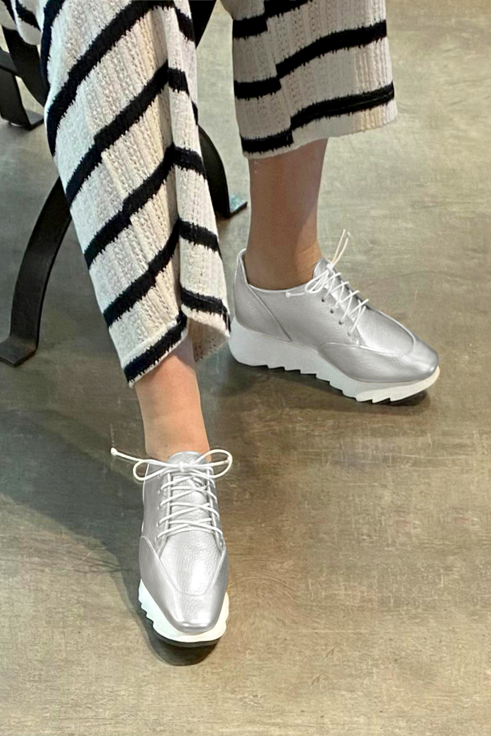 Light silver women's casual lace-up shoes. Square toe. Low rubber soles. Worn view - Florence KOOIJMAN